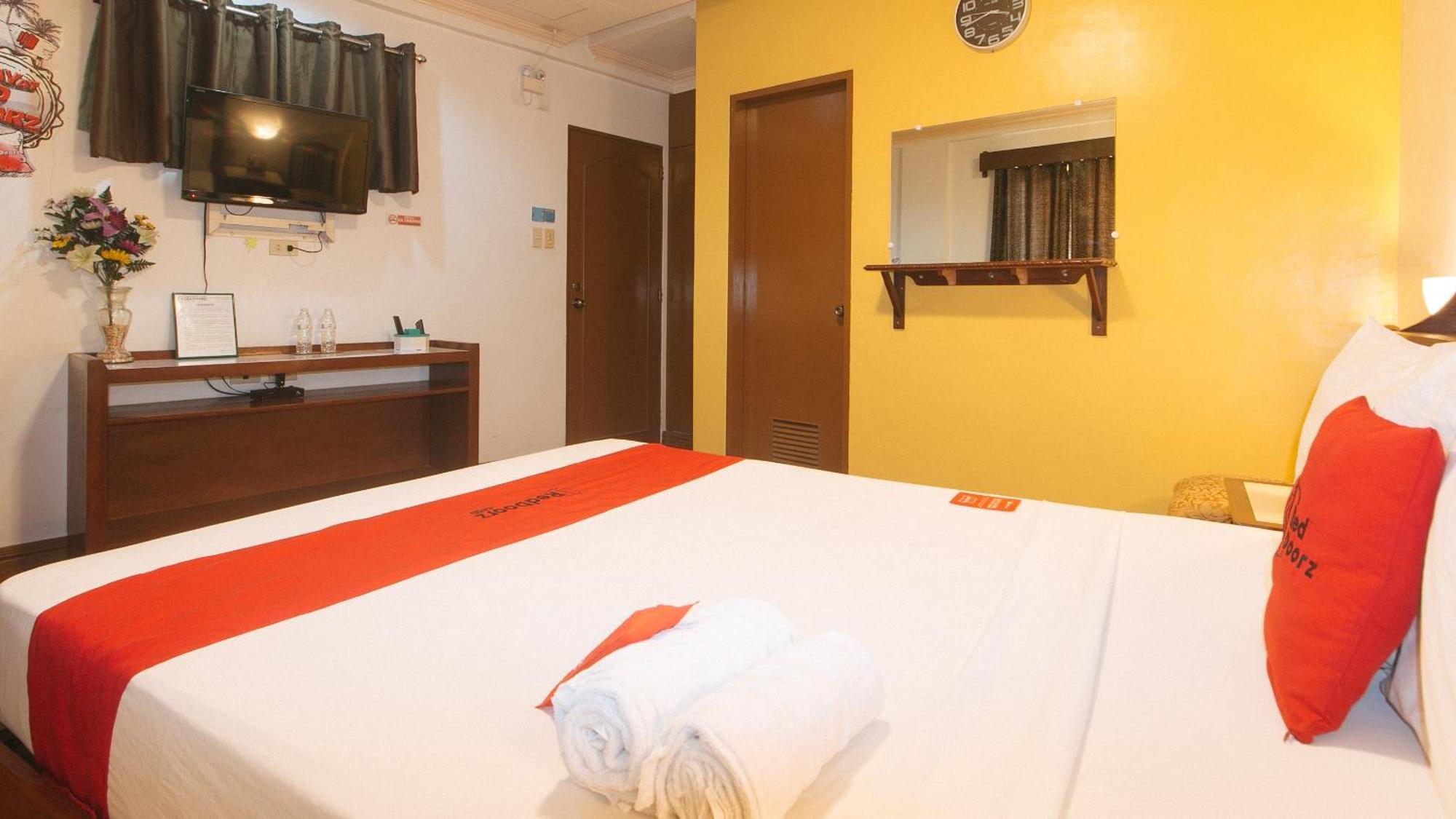Reddoorz At La Casa Guesthouse Former Reddoorz At Tamarind Street Angeles City Екстериор снимка